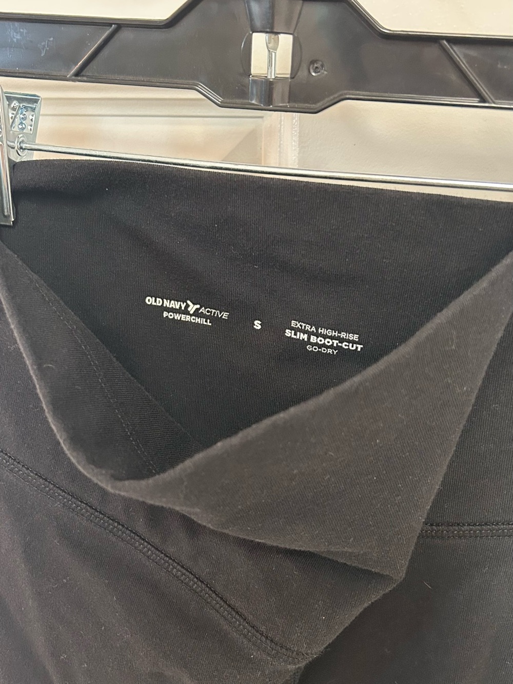Old Navy Active Black High-Waisted Bootcut Leggings - Picture 3 of 4
